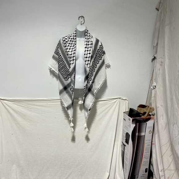 Houndstooth scarf, Keffiyeh, Arafat Hatta, cotton wide scarf with tassels, - Picture 6 of 10